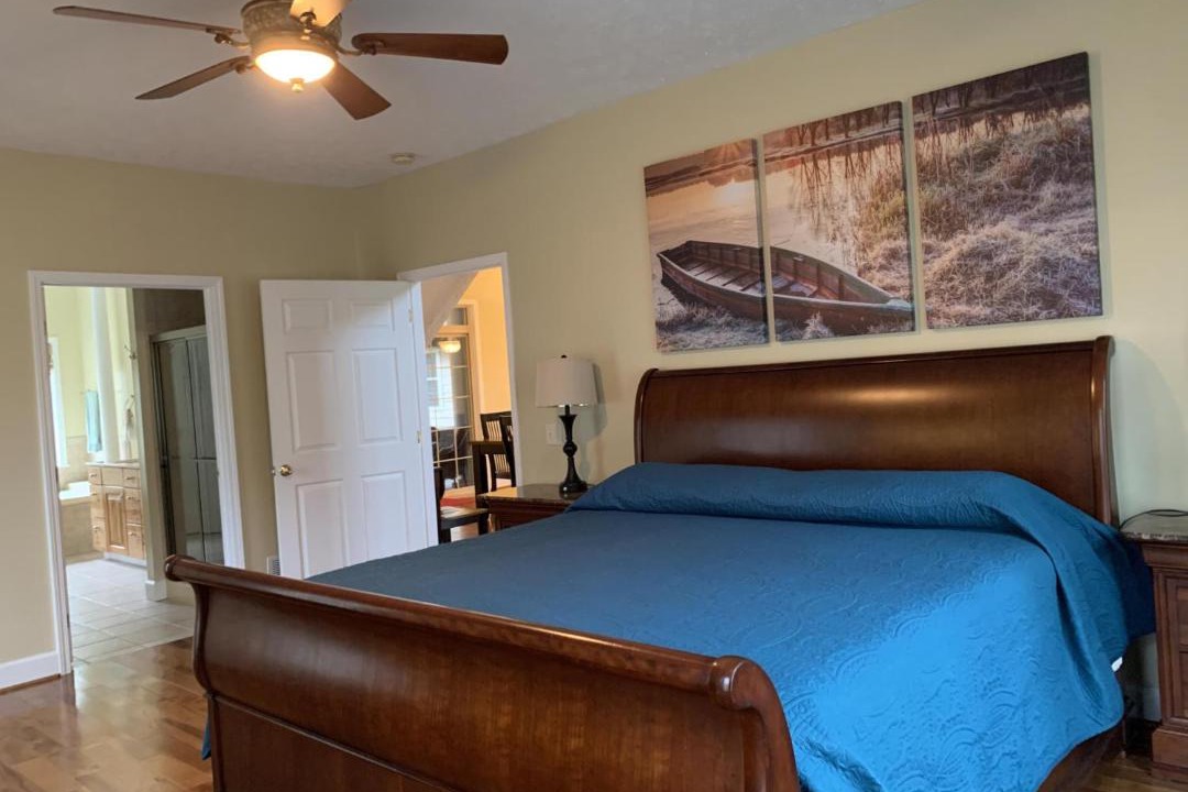 Photo of Bedroom in Alpine Lake