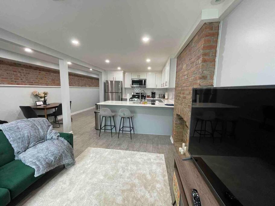 Photo of Livingroom in Communipaw