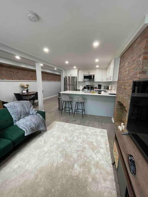 Photo of Livingroom in Communipaw