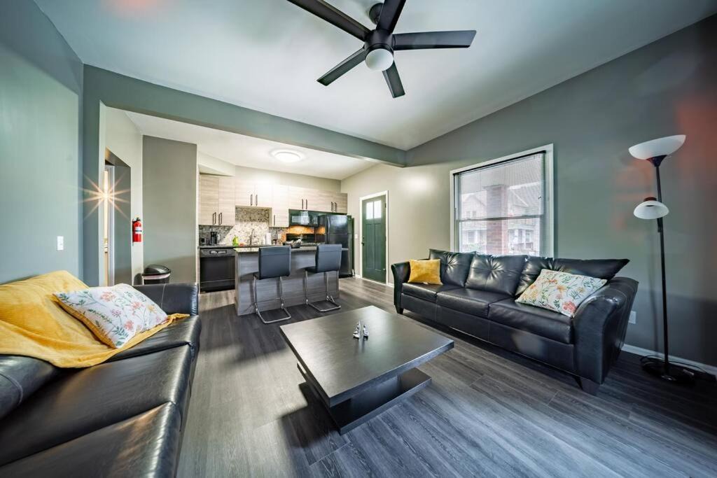 Photo of Livingroom in Little Italy