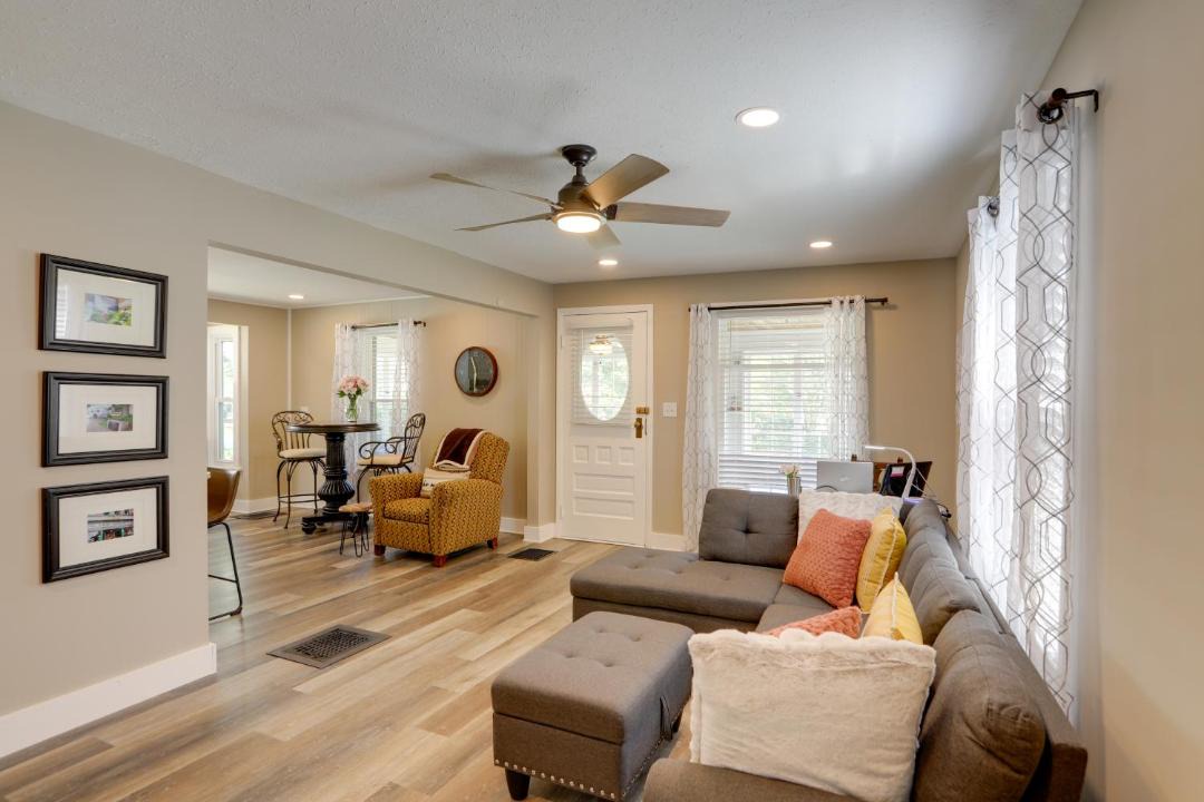 Photo of Livingroom in Willoughby