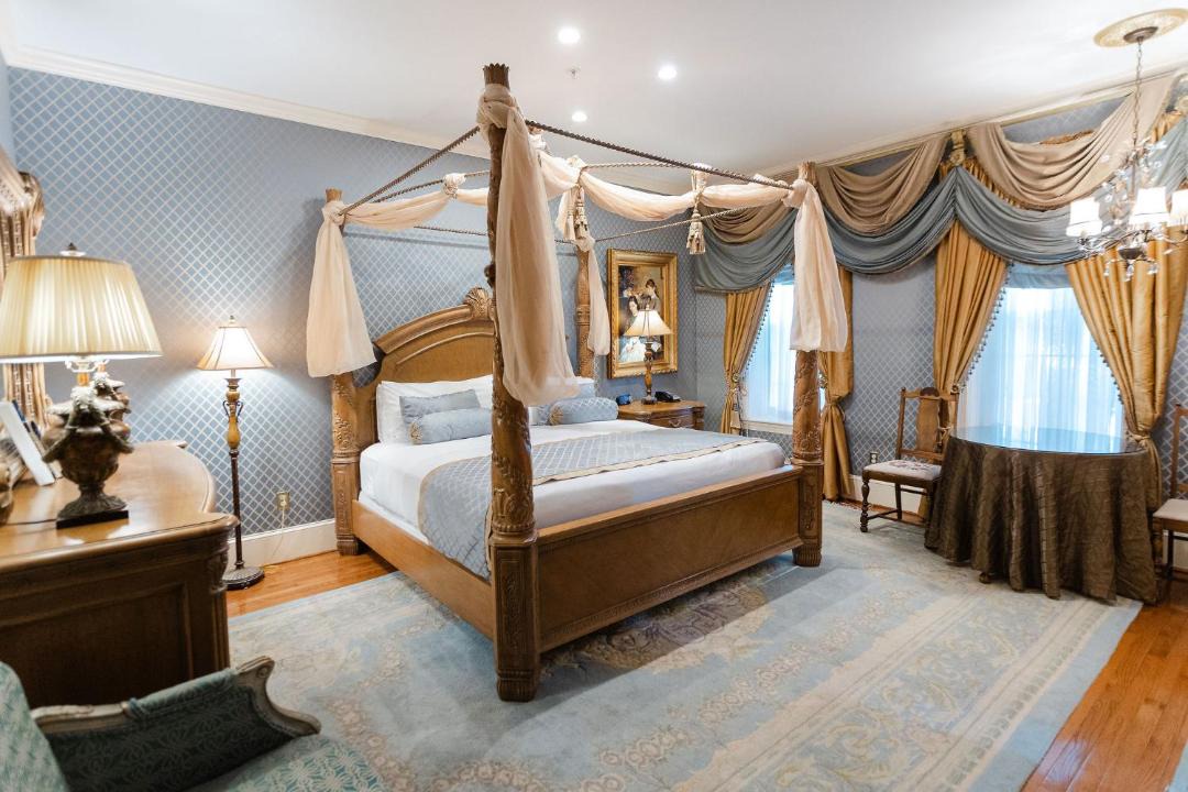 Photo of Bedroom in Downtown Baltimore