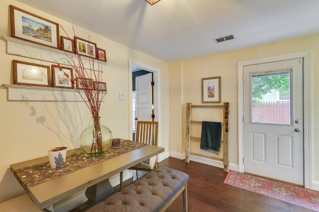 Photo of Livingroom in Bridgeton Townshp