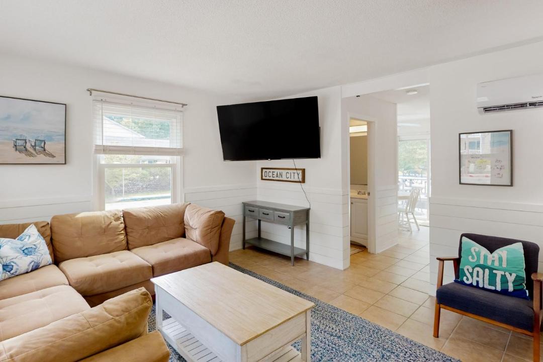 Photo of Livingroom in Caine Woods