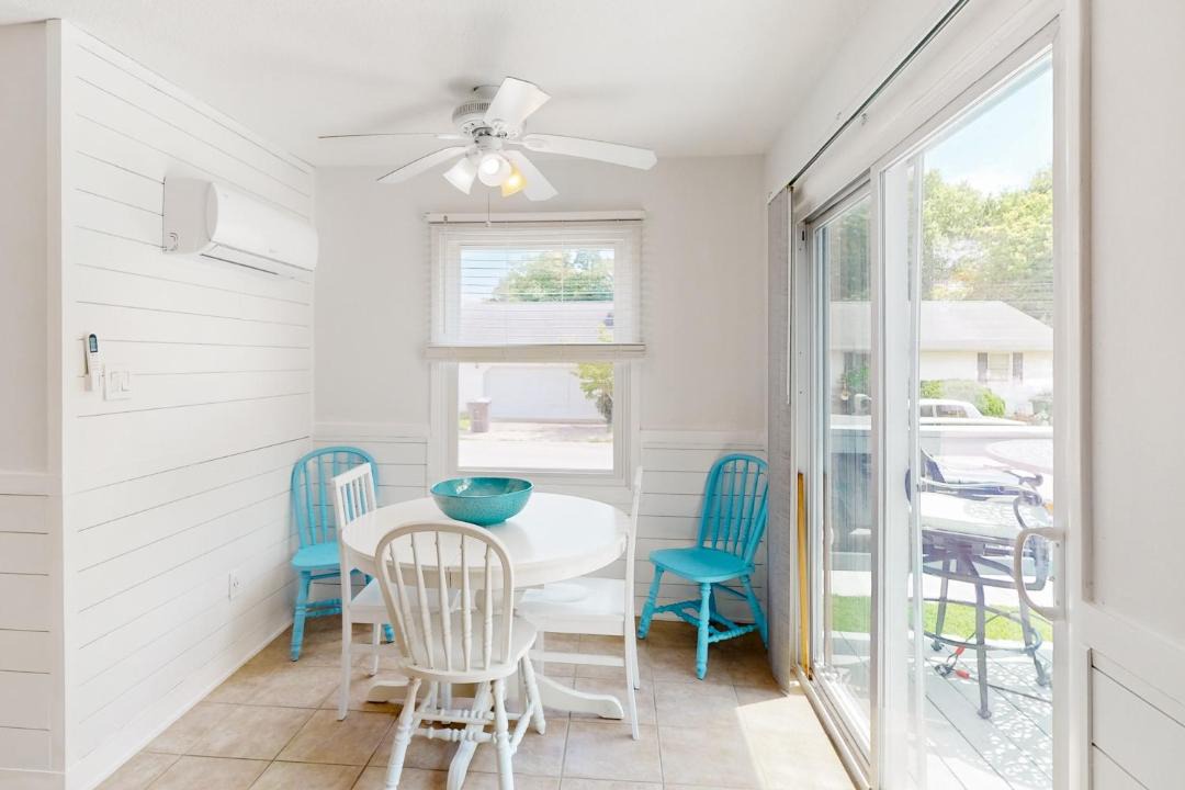 Photo of Livingroom in Caine Woods