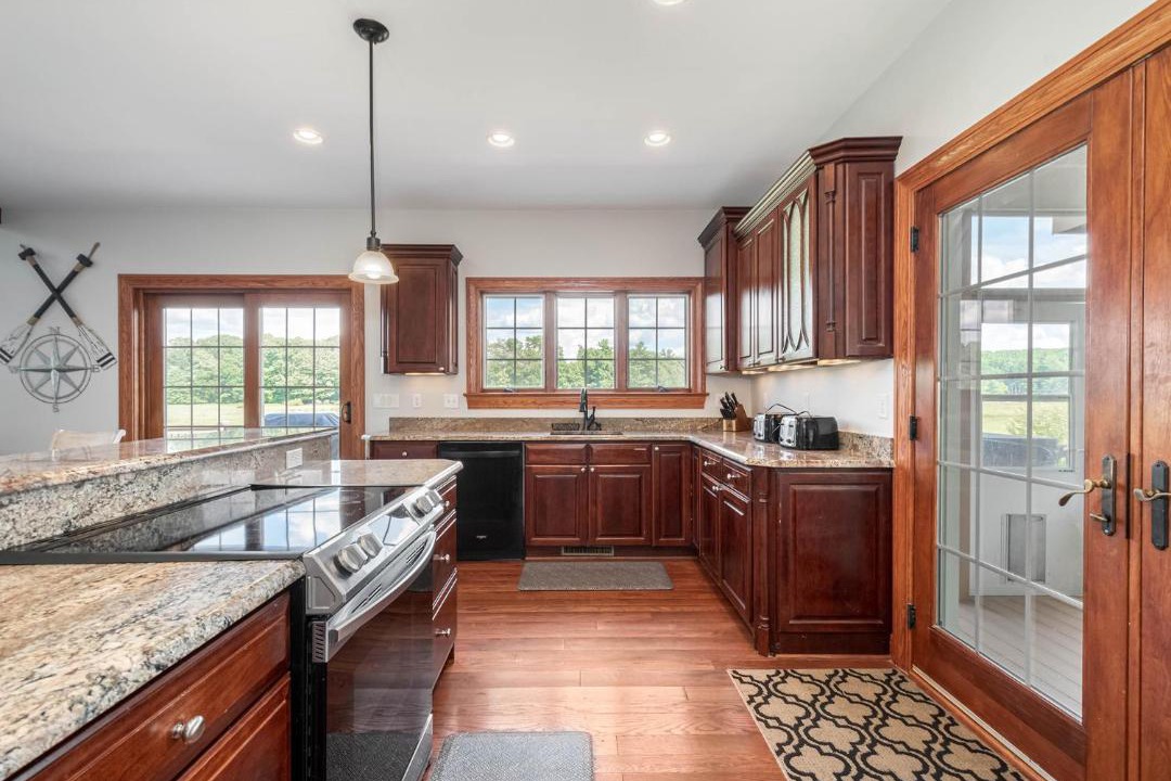 Photo of Kitchen in Waterfront Greens