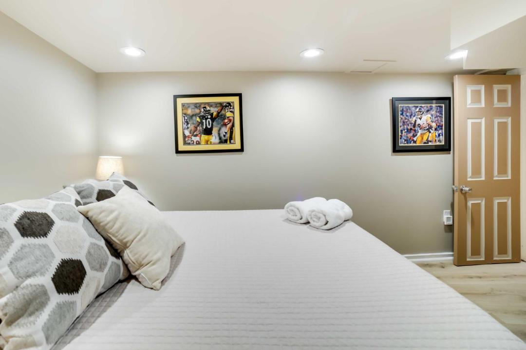 Photo of Bedroom in Shadyside