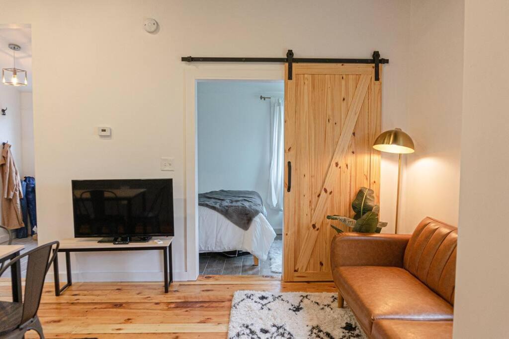 Photo of Livingroom in Kingston