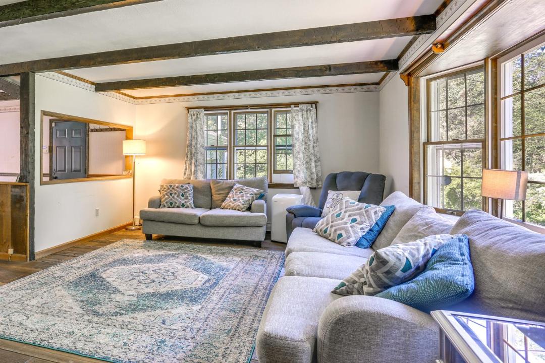 Photo of Livingroom in Sparrow Bush