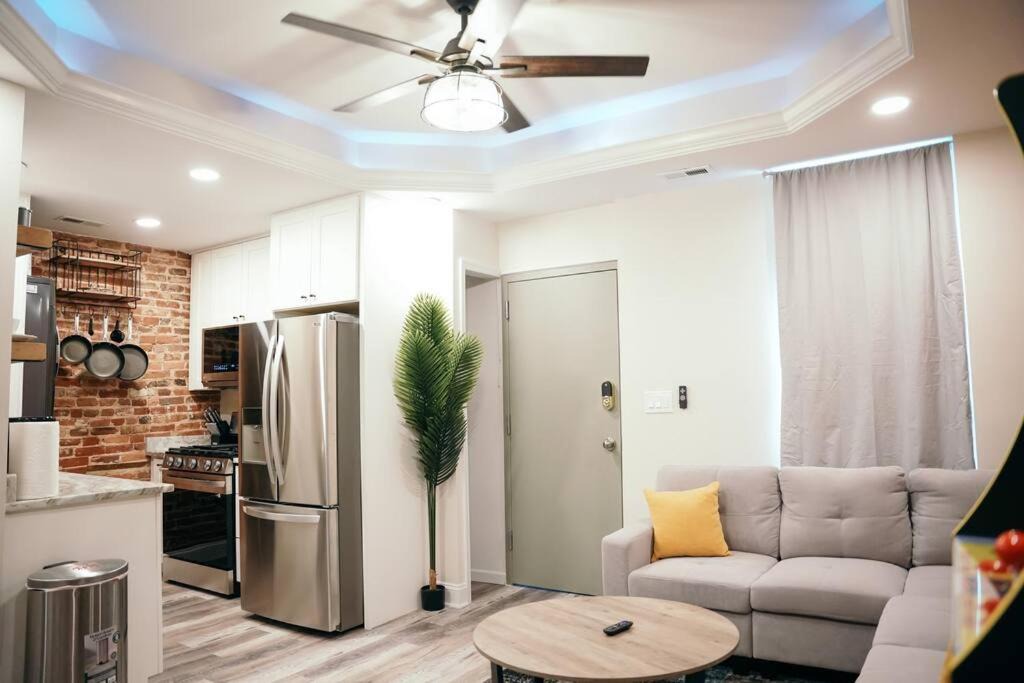 Photo of Livingroom in Fells Point