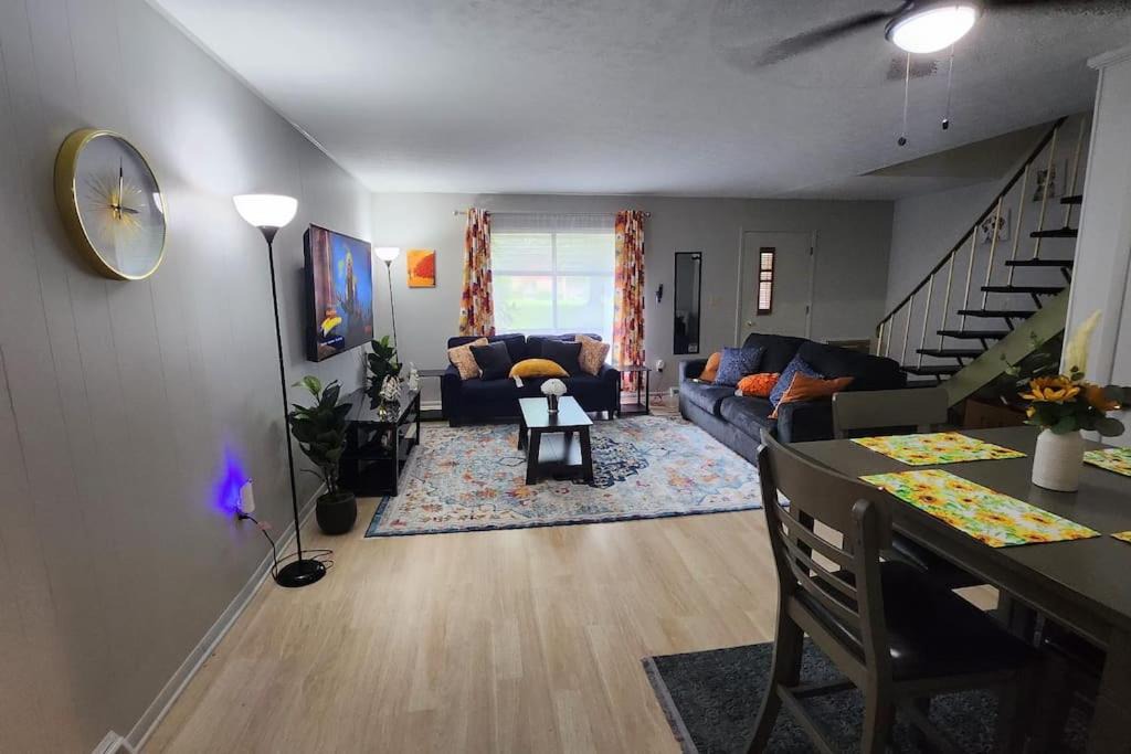 Photo of Livingroom in Euclid