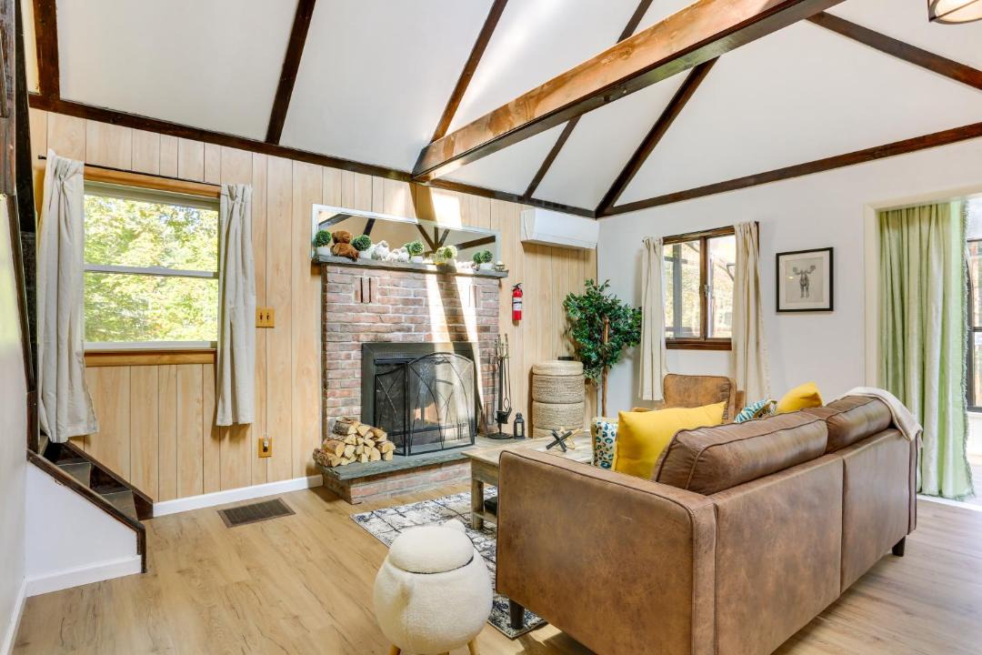 Photo of Livingroom in Town of Lumberland