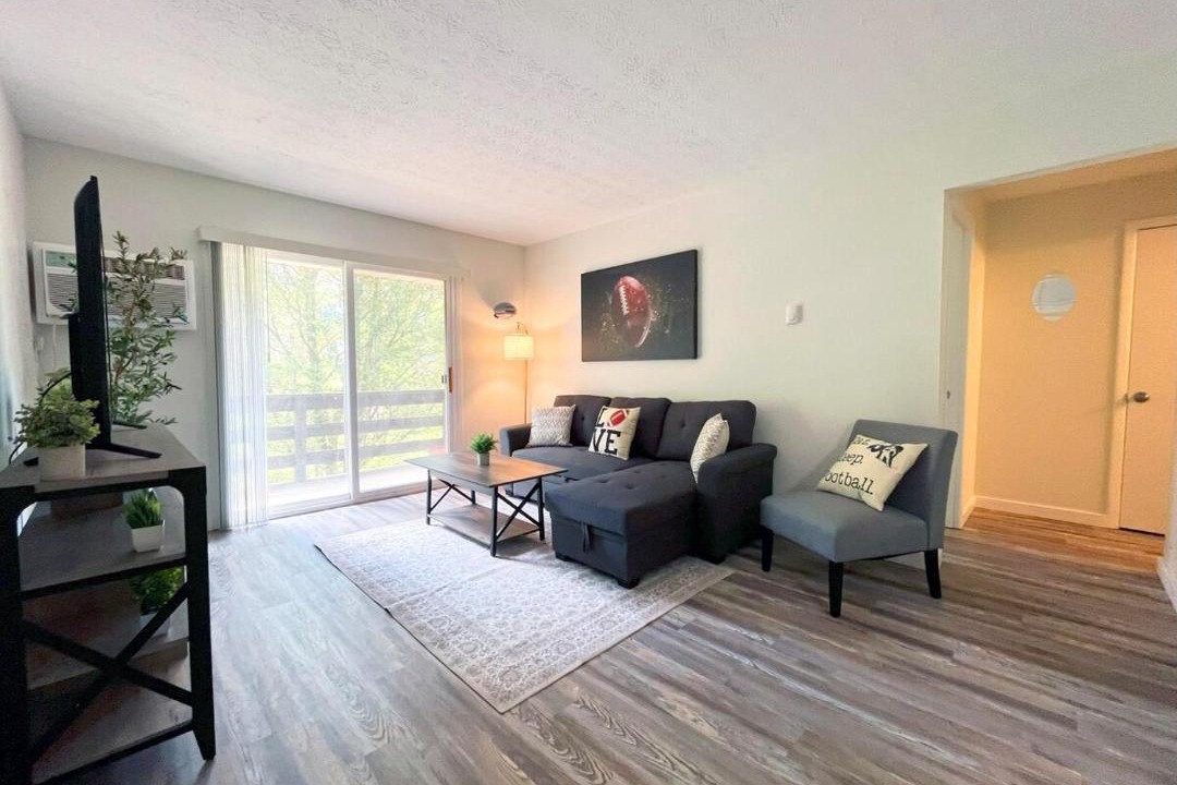 Photo of Livingroom in Canton