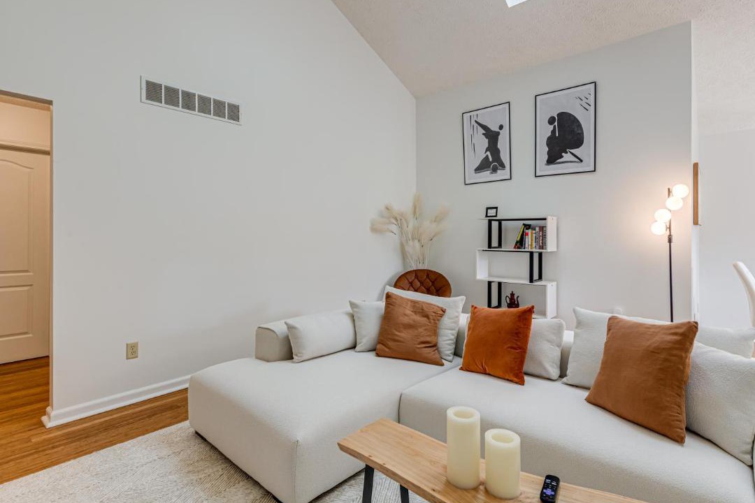 Photo of Livingroom in Cuyahoga Falls