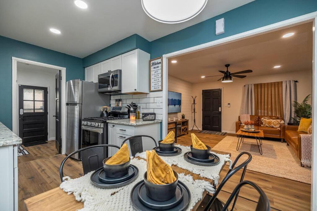 Photo of Livingroom in Cleveland