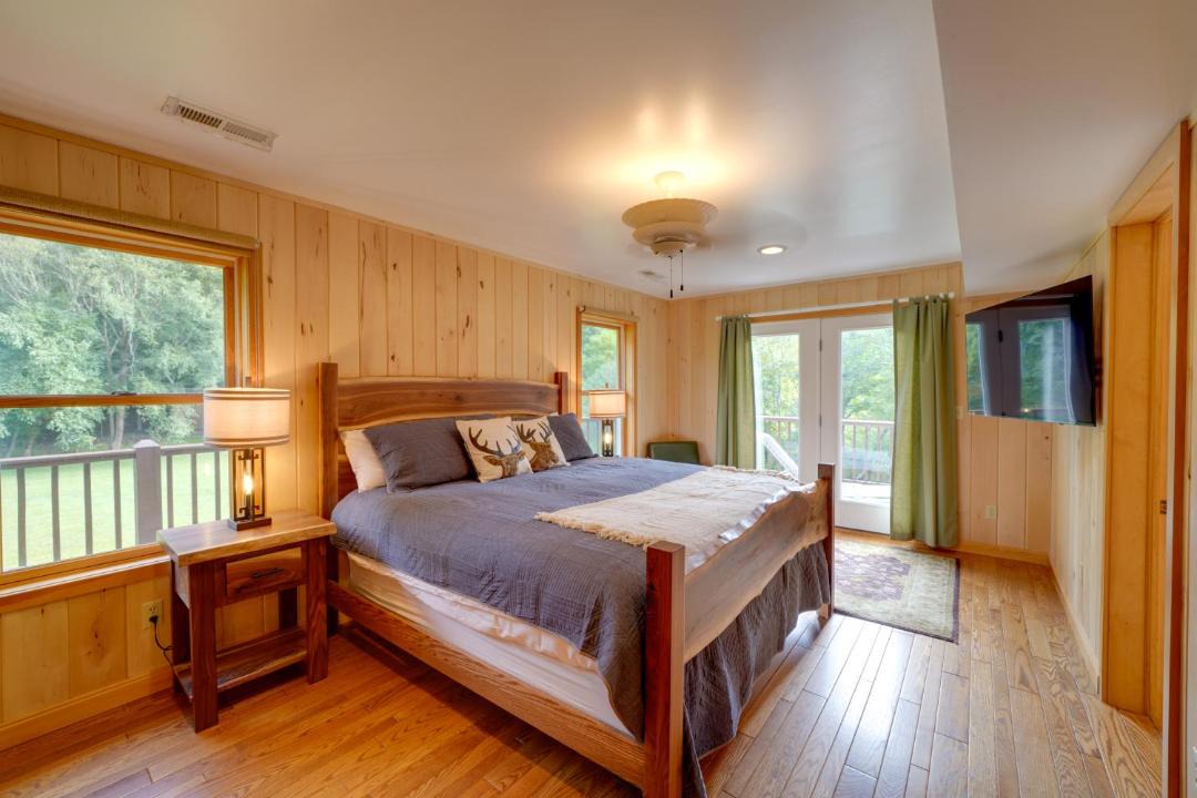Photo of Bedroom in Marlinton