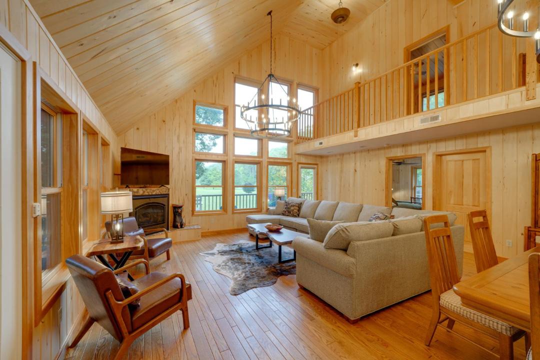 Photo of Livingroom in Marlinton