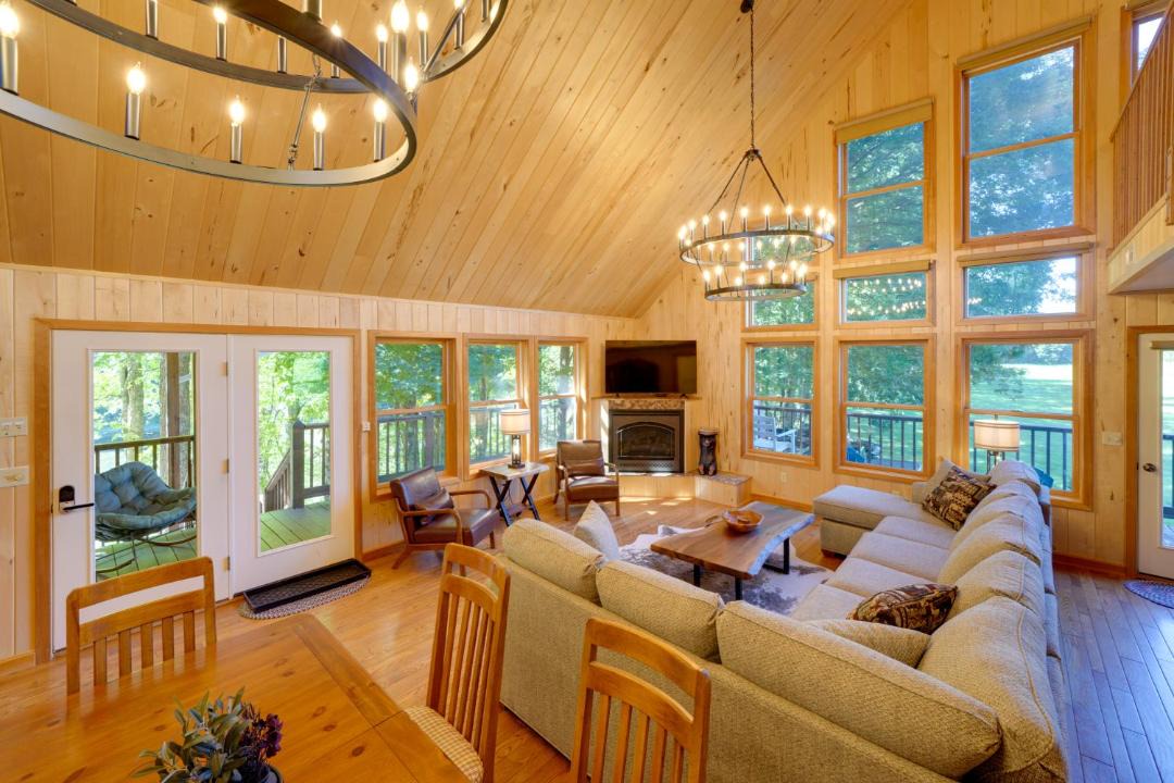 Photo of Livingroom in Marlinton