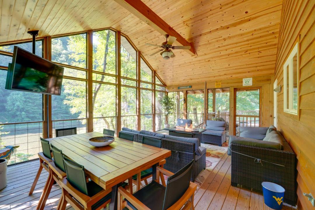 Photo of Livingroom in Marlinton