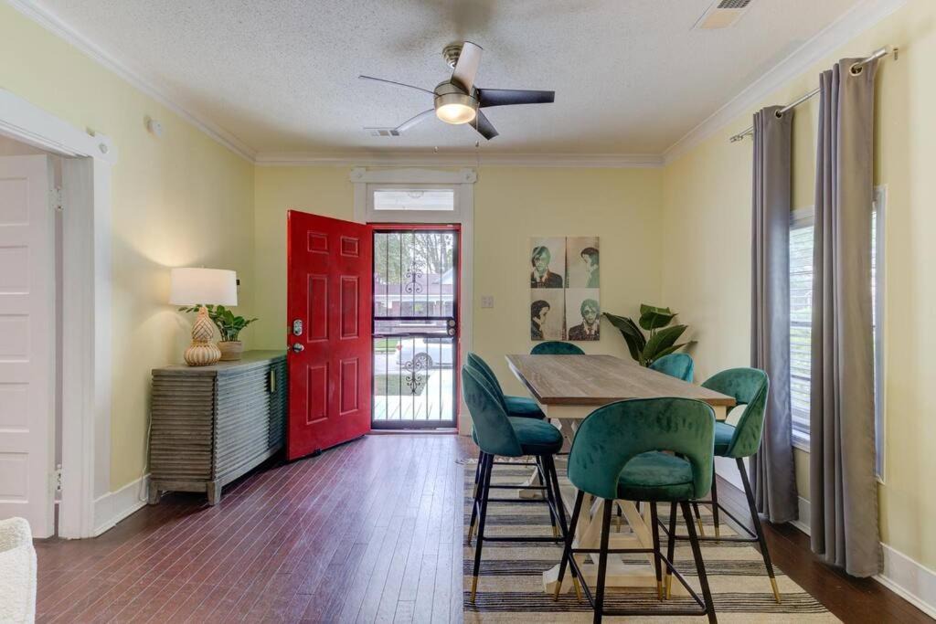 Photo of Livingroom in Cooper-Young Historic District
