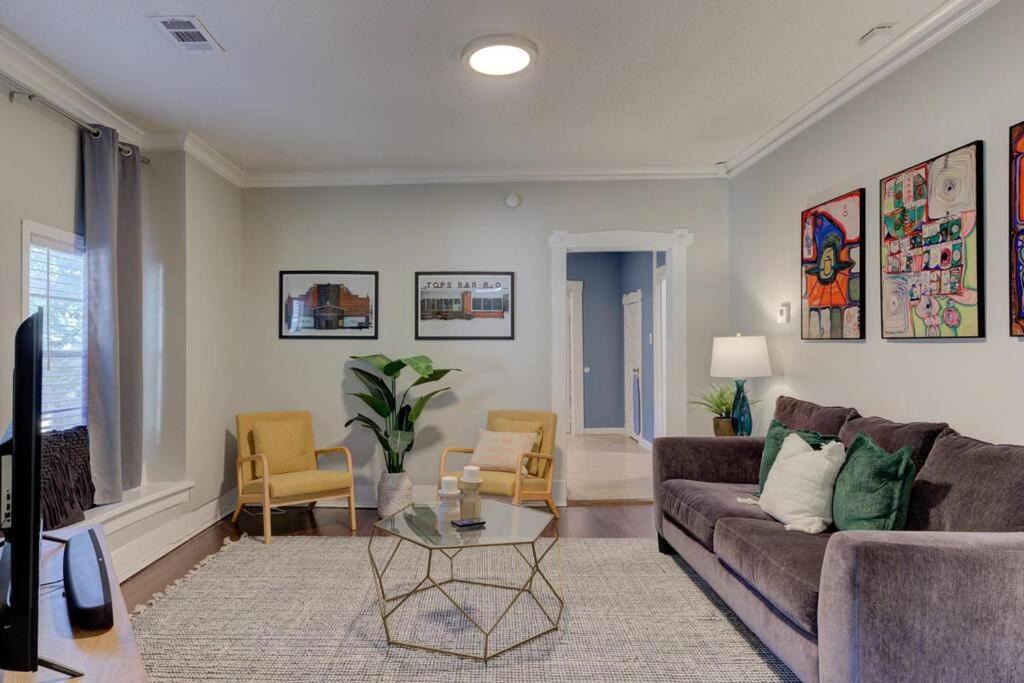 Photo of Livingroom in Cooper-Young Historic District