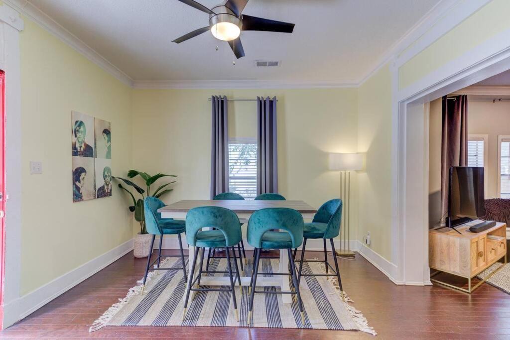 Photo of Livingroom in Cooper-Young Historic District