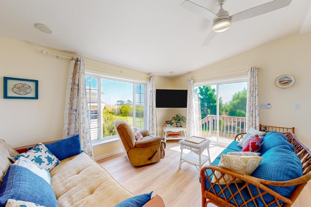 Photo of Livingroom in Assateague Pointe