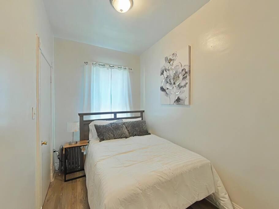 Photo of Bedroom in Concourse