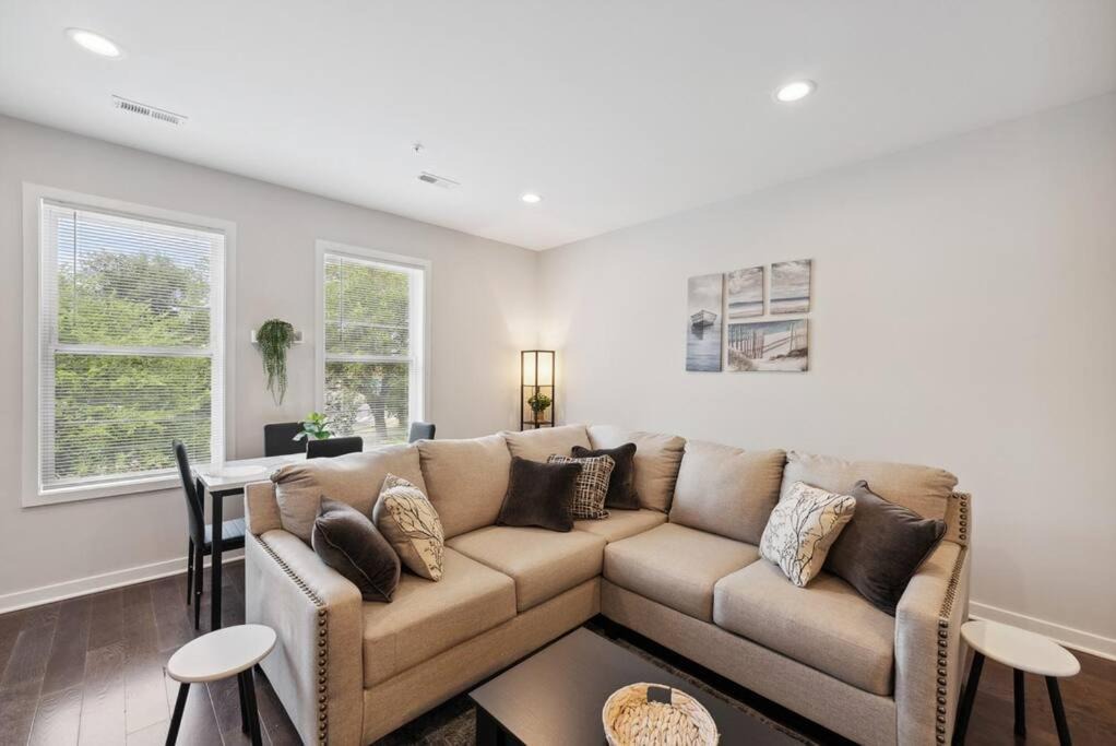 Photo of Livingroom in Fairlawn