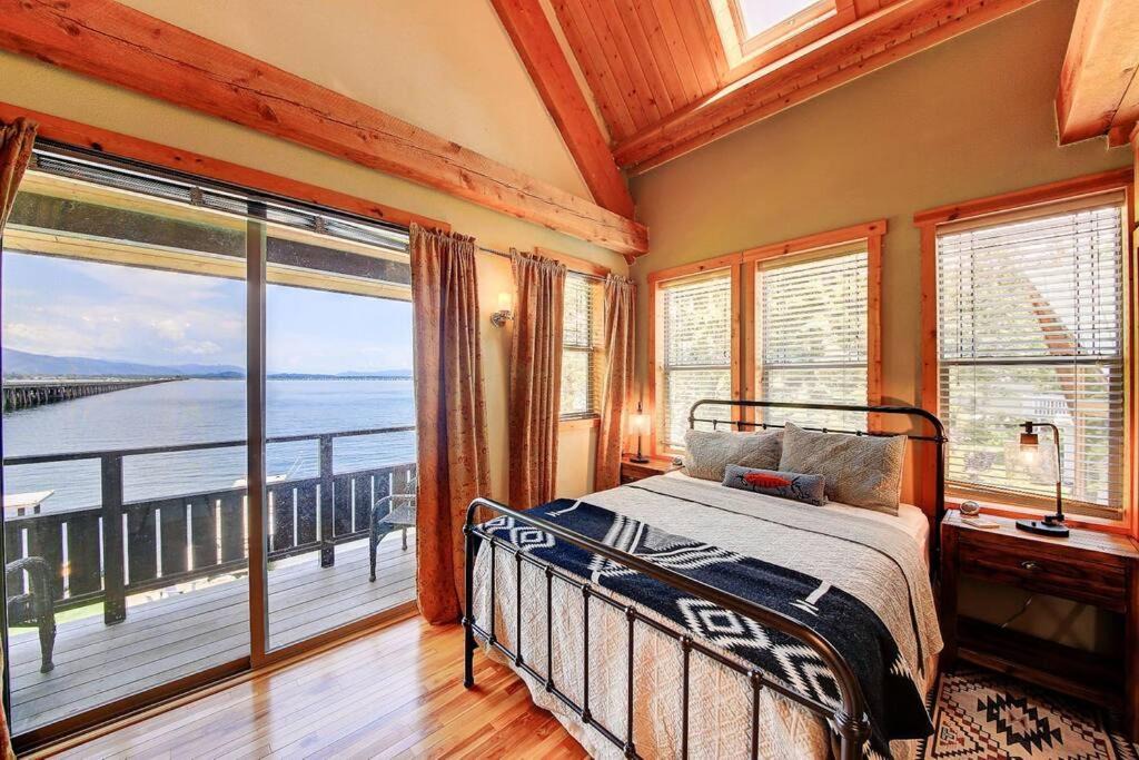 Photo of Bedroom in Sandpoint