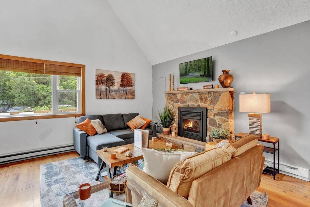 Photo of Livingroom in Long Pond