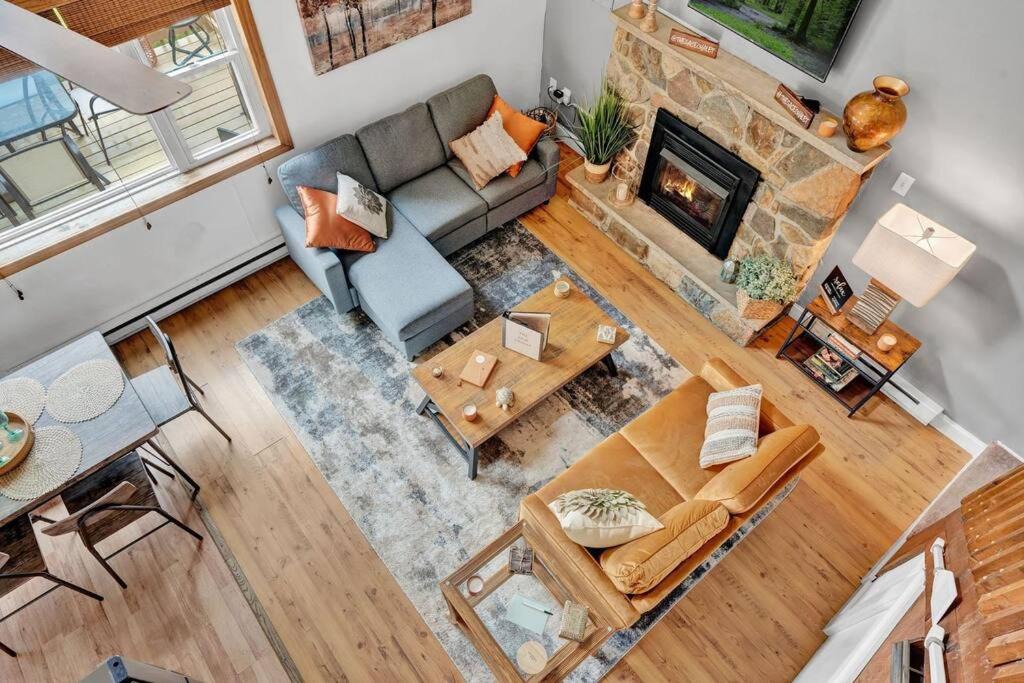 Photo of Livingroom in Long Pond