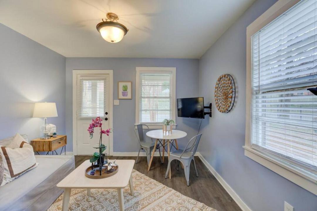 Photo of Livingroom in Midtown