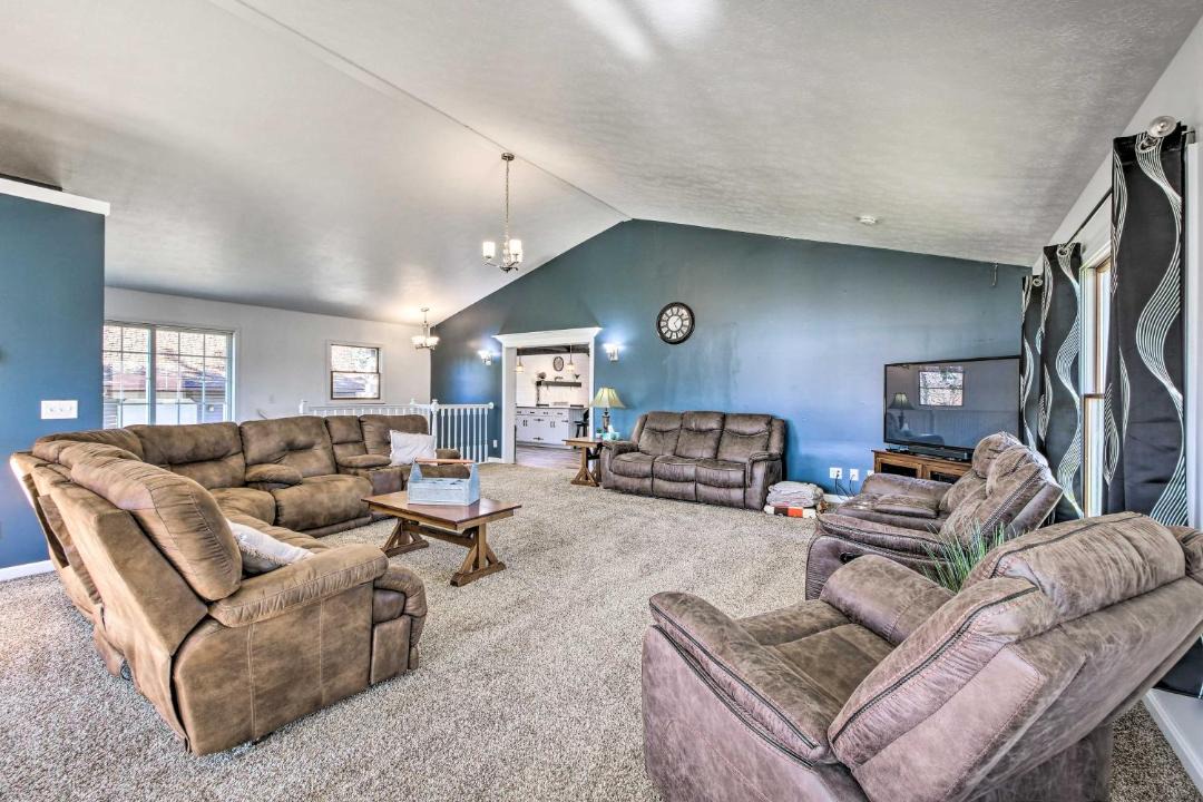 Photo of Livingroom in Massillon