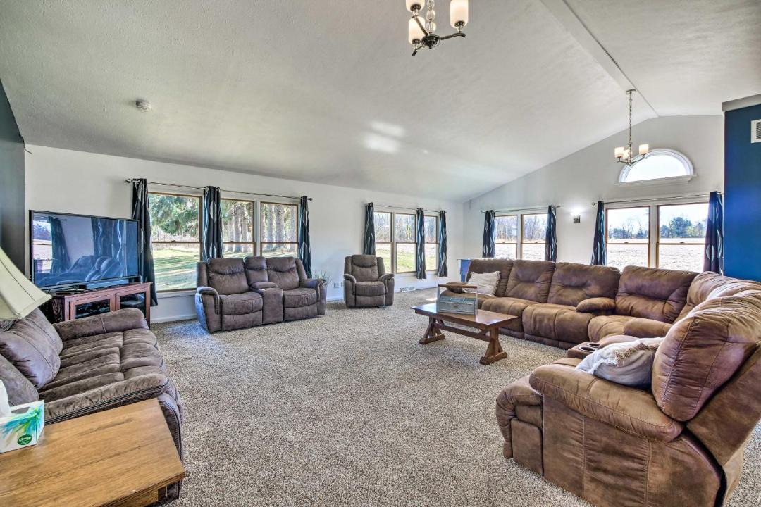 Photo of Livingroom in Massillon
