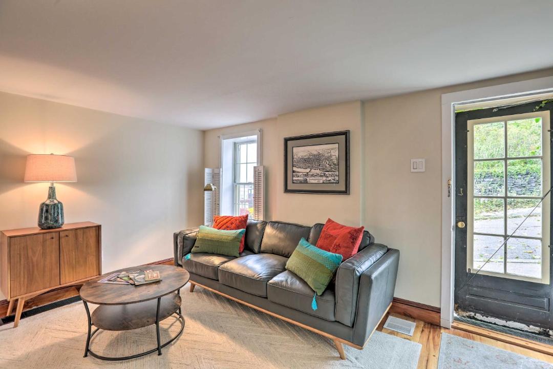 Photo of Livingroom in Lambertville
