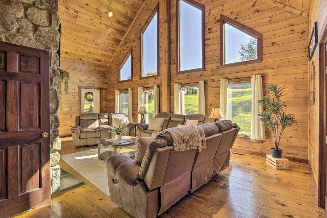 Photo of Livingroom in Mount Joy