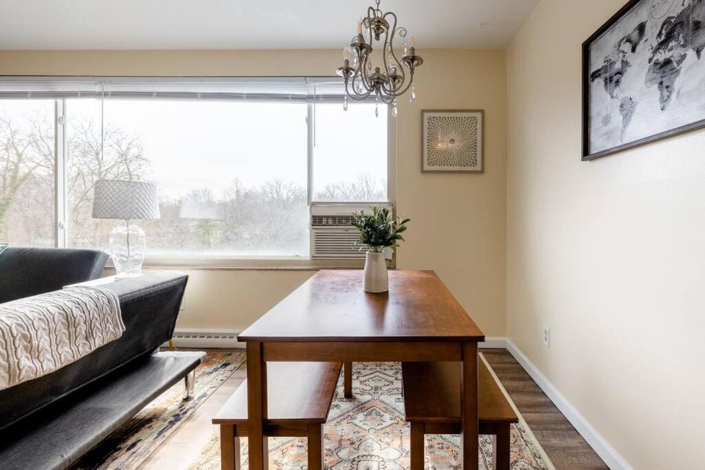 Photo of Livingroom in Fairview Park