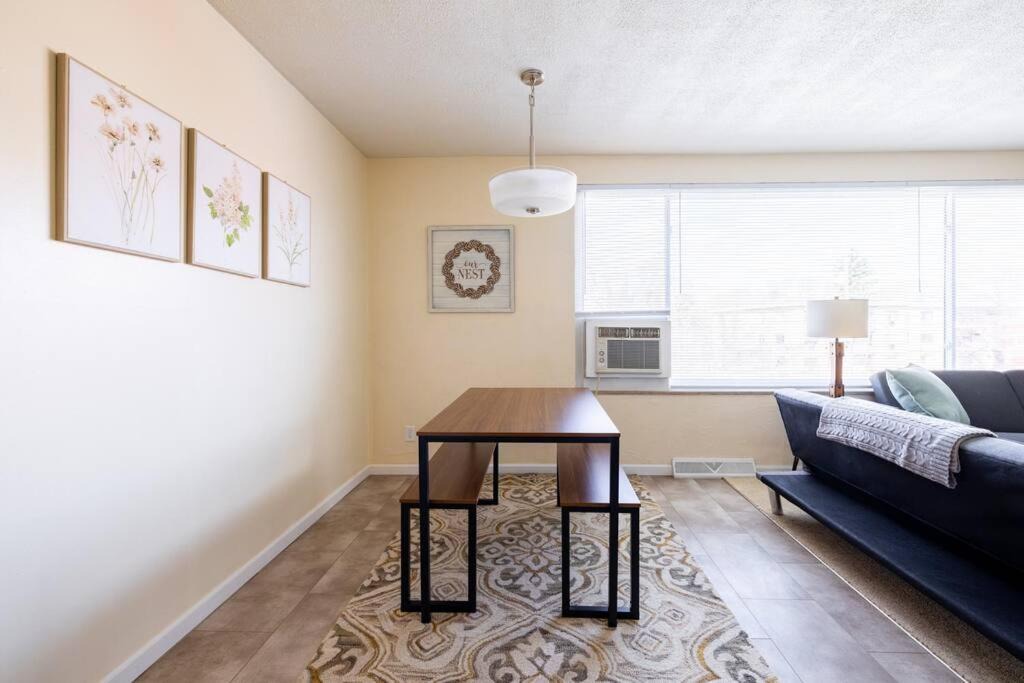 Photo of Livingroom in Fairview Park