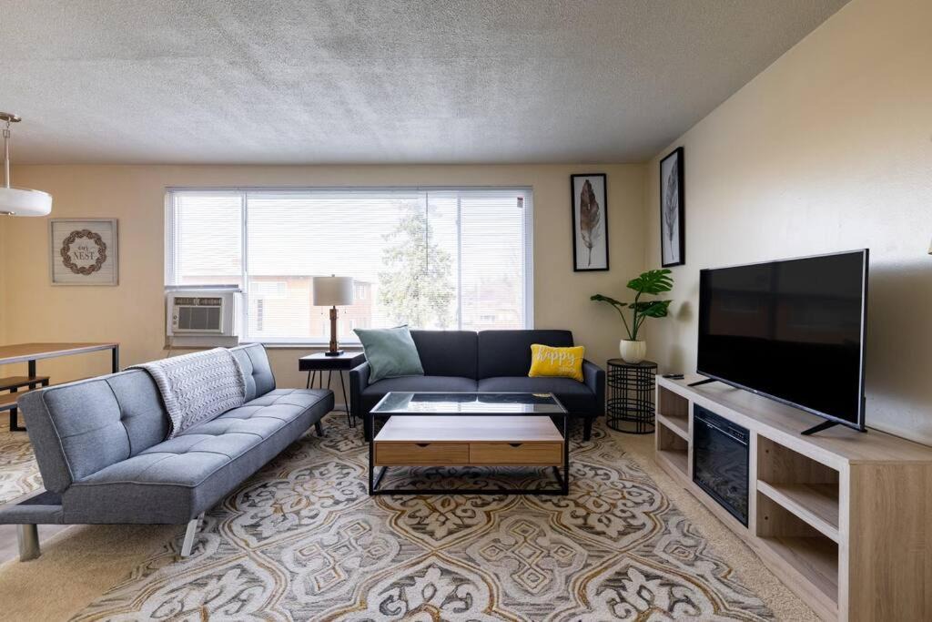 Photo of Livingroom in Fairview Park