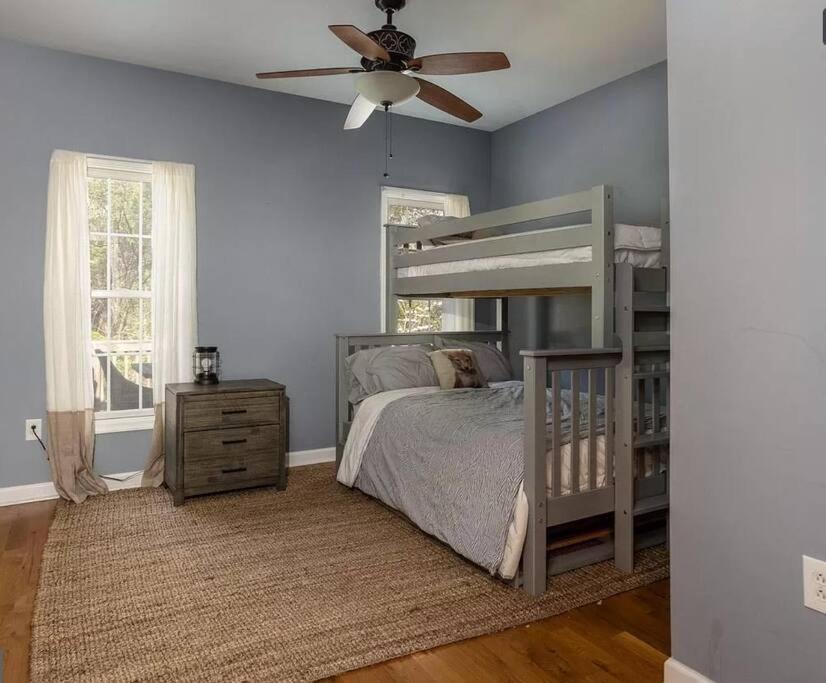 Photo of Bedroom in Luray