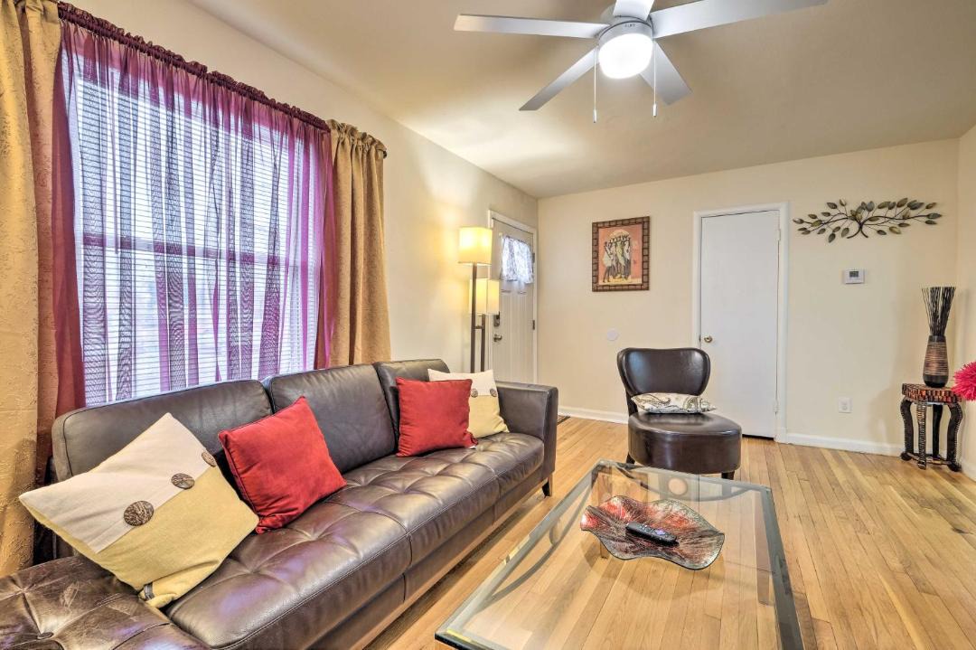 Photo of Livingroom in Suitland-Silver Hill