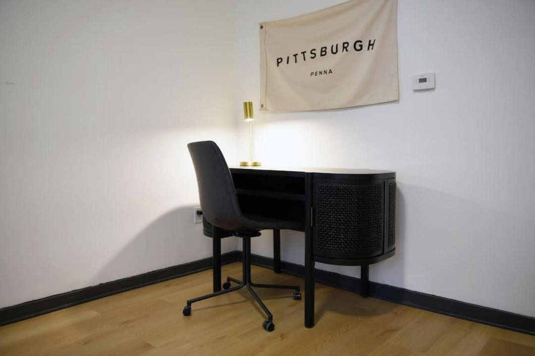 Photo of Livingroom in Lower Lawrenceville