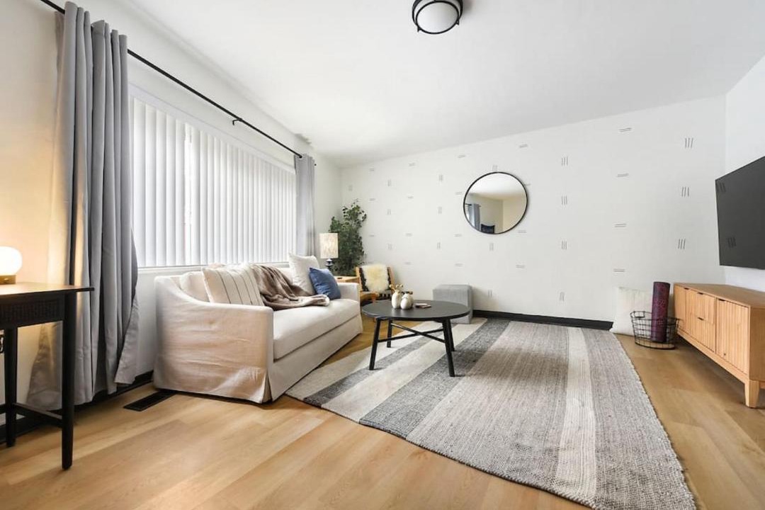 Photo of Livingroom in Lower Lawrenceville