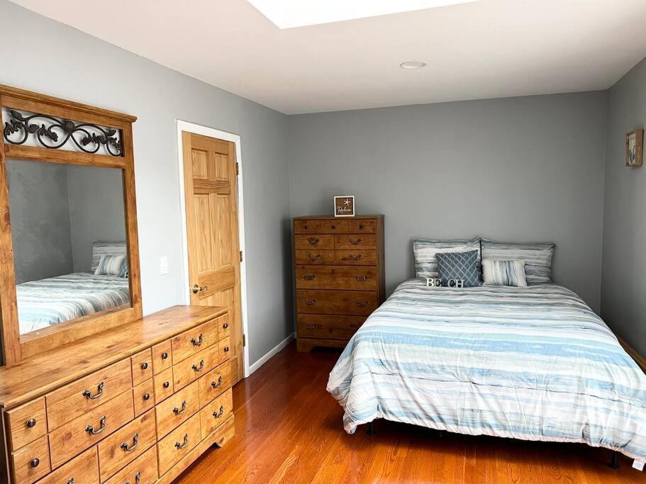 Photo of Bedroom in Seaside Heights
