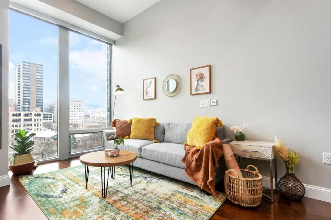 Photo of Livingroom in Downtown Pittsburgh