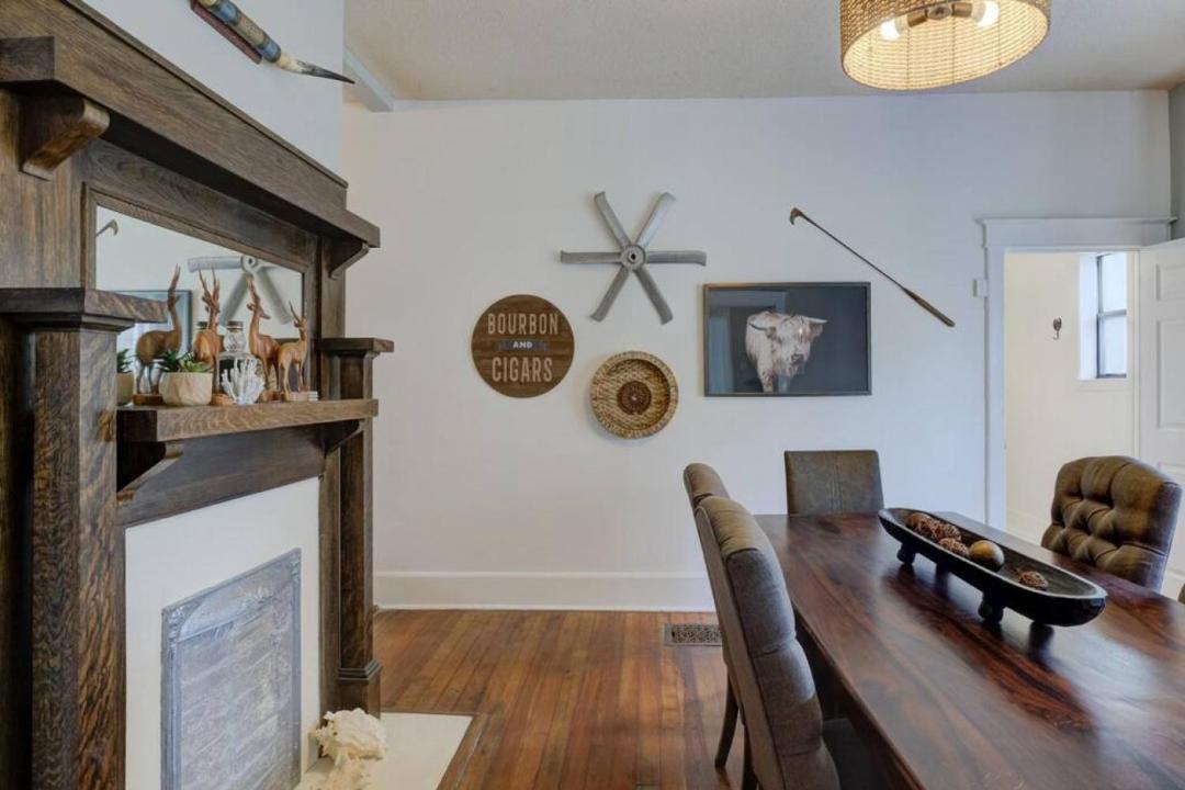 Photo of Livingroom in Midtown