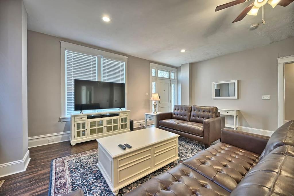 Photo of Livingroom in Harrisburg - Hershey