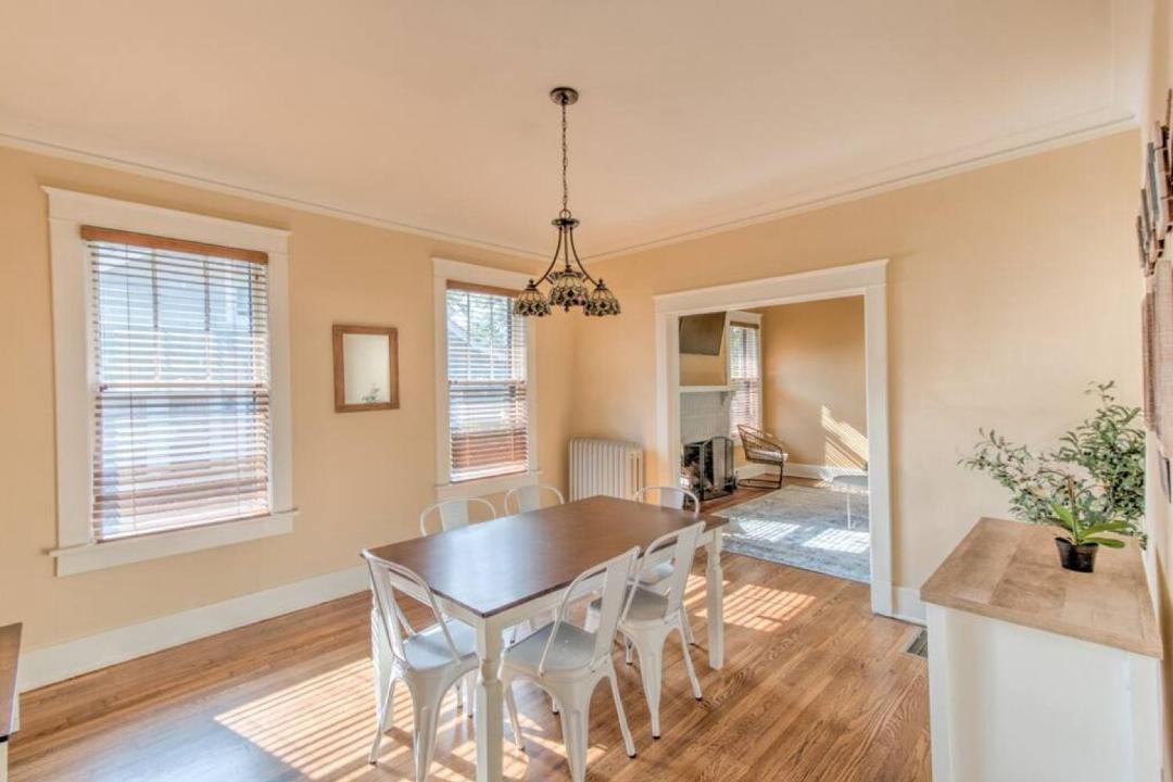 Photo of Livingroom in Cooper-Young Historic District