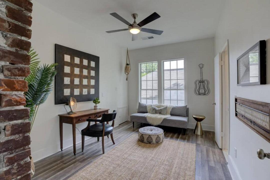 Photo of Livingroom in Midtown